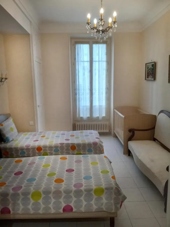 Nice Large 2Br Sunny 20 Meter Terrace Parking Beach Shops