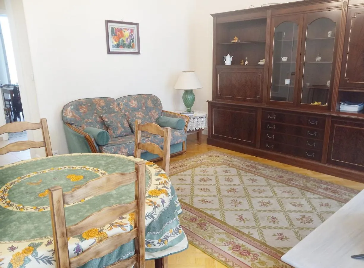 Nice Large 2Br Sunny 20 Meter Terrace Parking Beach Shops Apartment