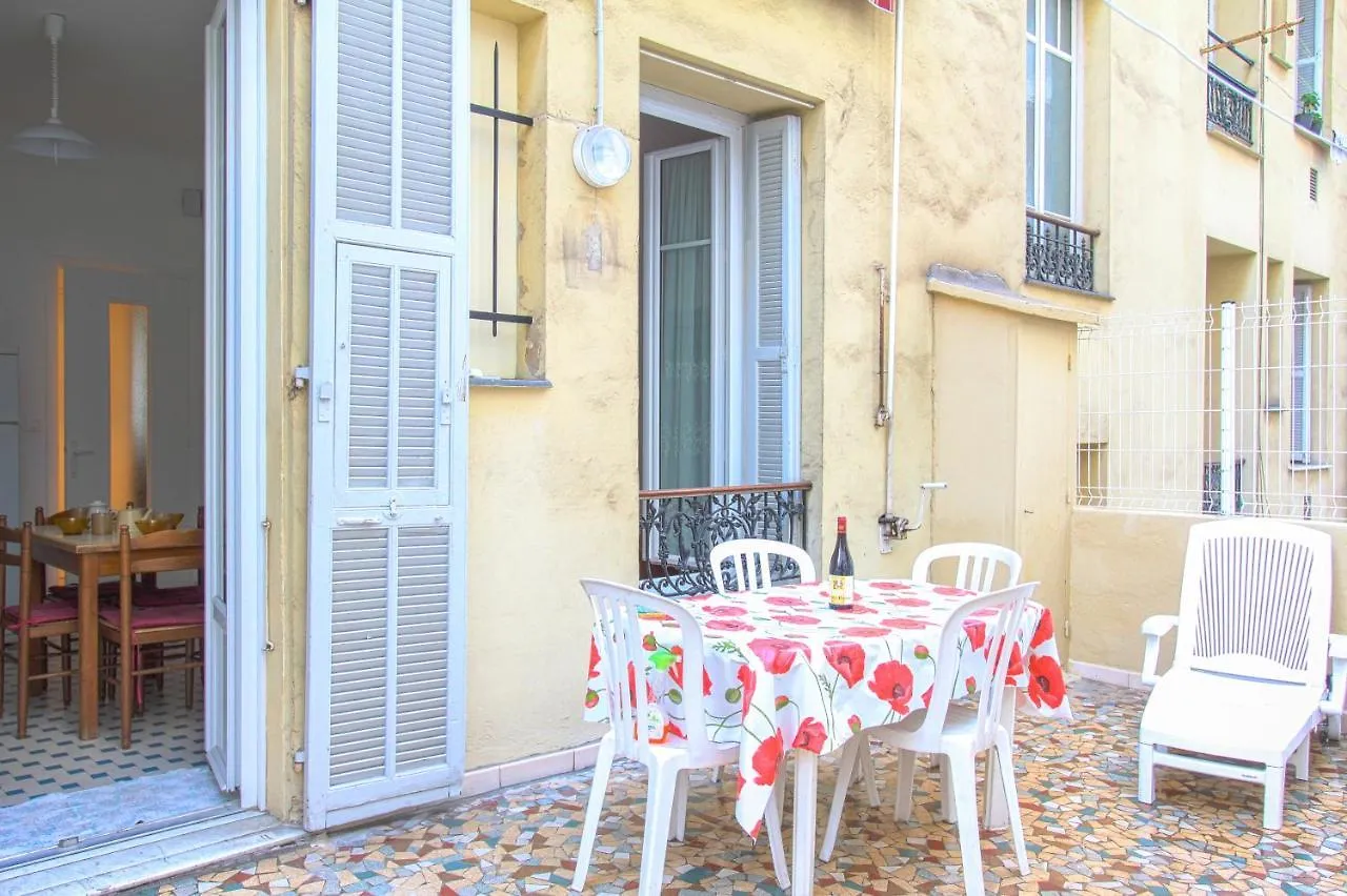 Nice Large 2Br Sunny 20 Meter Terrace Parking Beach Shops Apartment