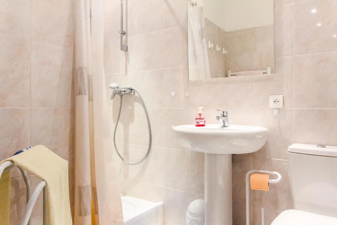 Nice Large 2Br Sunny 20 Meter Terrace Parking Beach Shops 公寓