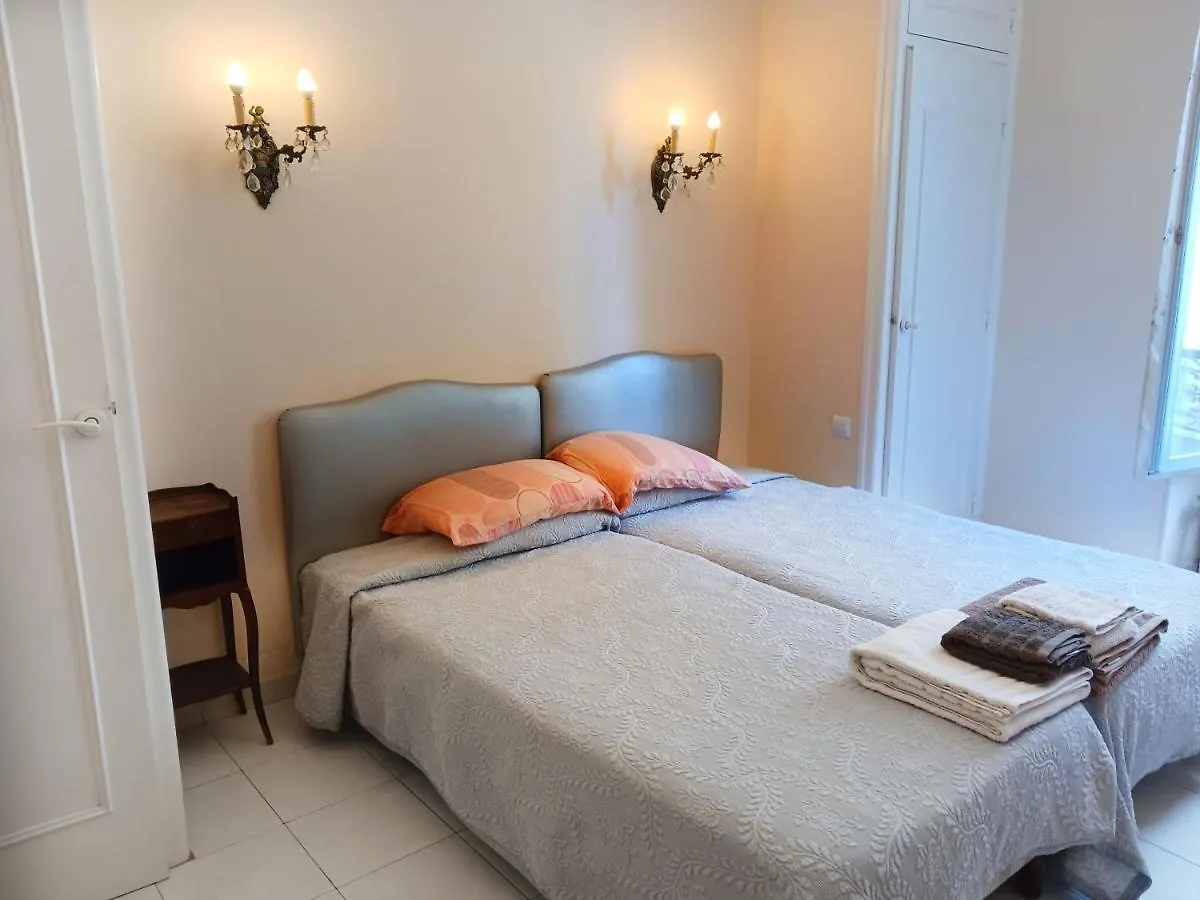 Nice Large 2Br Sunny 20 Meter Terrace Parking Beach Shops Διαμέρισμα